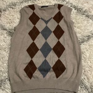 XL cream form fitting sweater vest